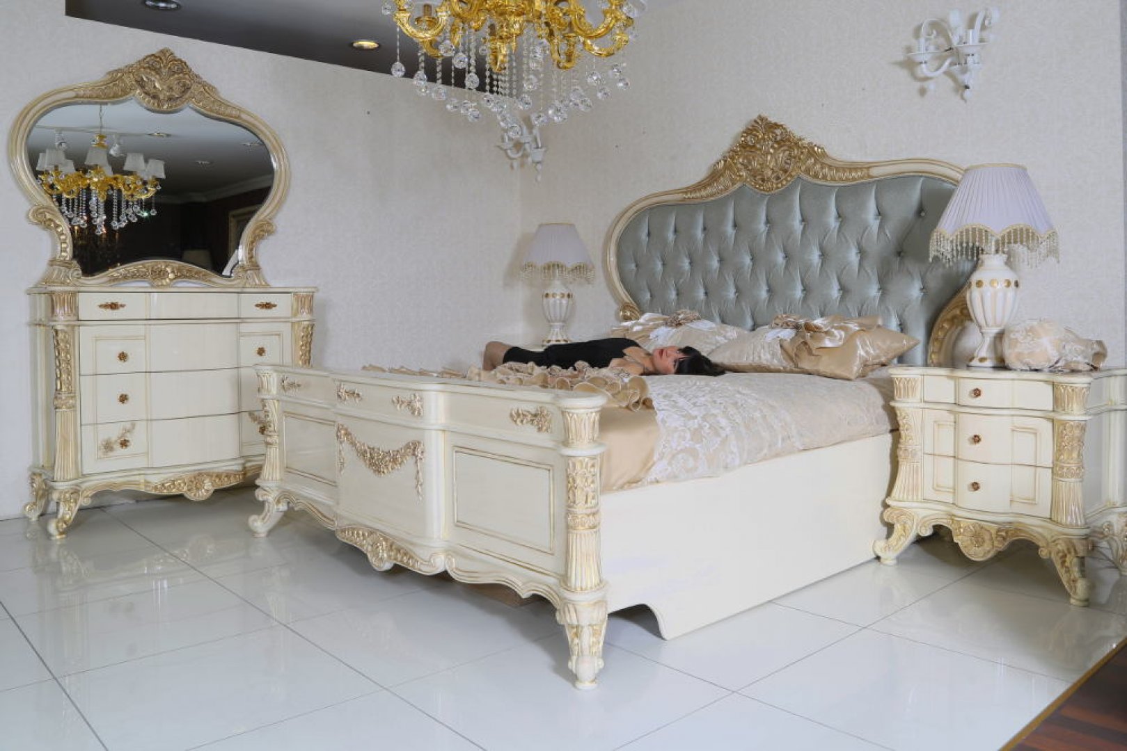 Classic Bedroom Set