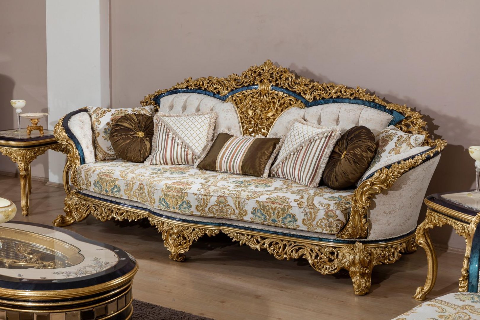 Gözde Classic Sofa Set