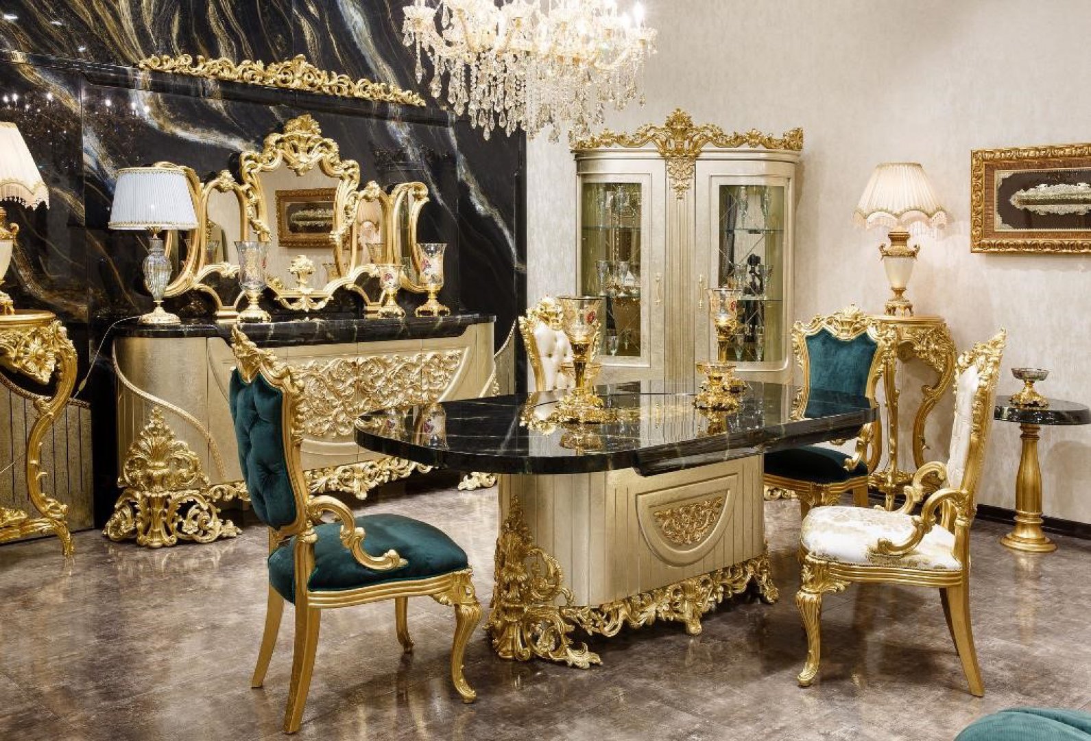 Istanbul Classic Dining Room Set